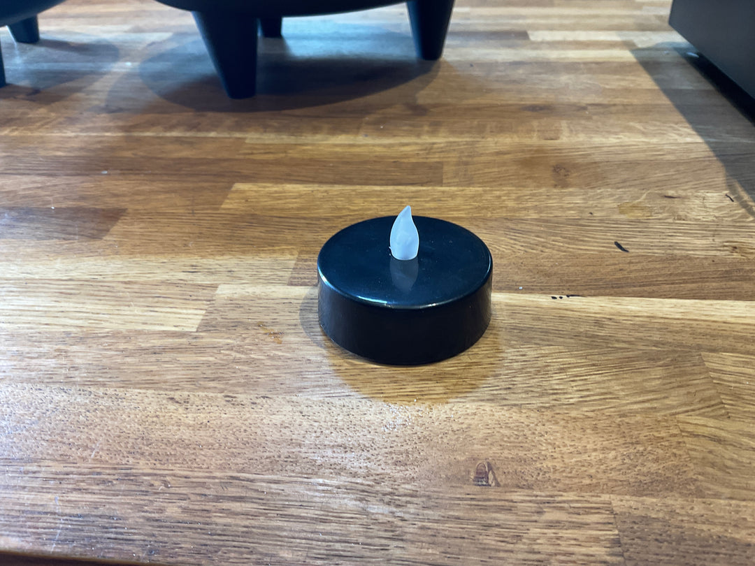 Single Black Tealight