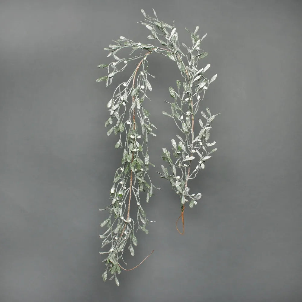 Garland -.Mistletoe Frosted